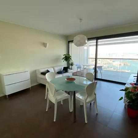 Apartament Con Terrazza Vista Darsena Di