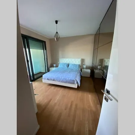 Apartament Con Terrazza Vista Darsena Di